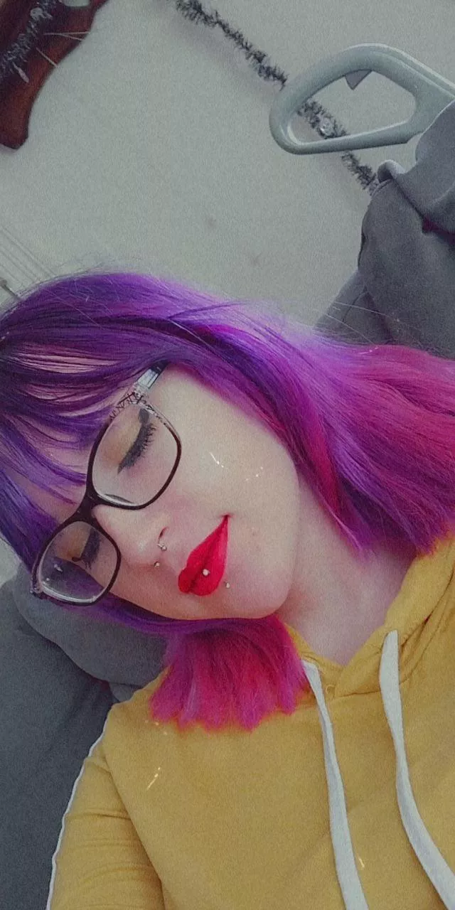 I Am Totally Digging The Purple Hair Nudes Girlswithglasses Nude