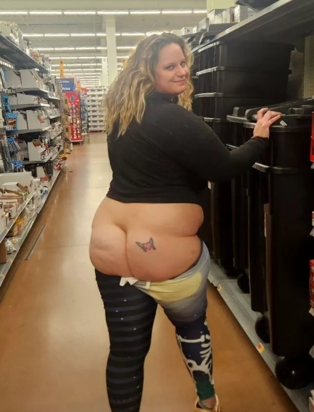 Chubby Ass Out In Walmart For Humpday Nudes Bbw Nude Pics Org