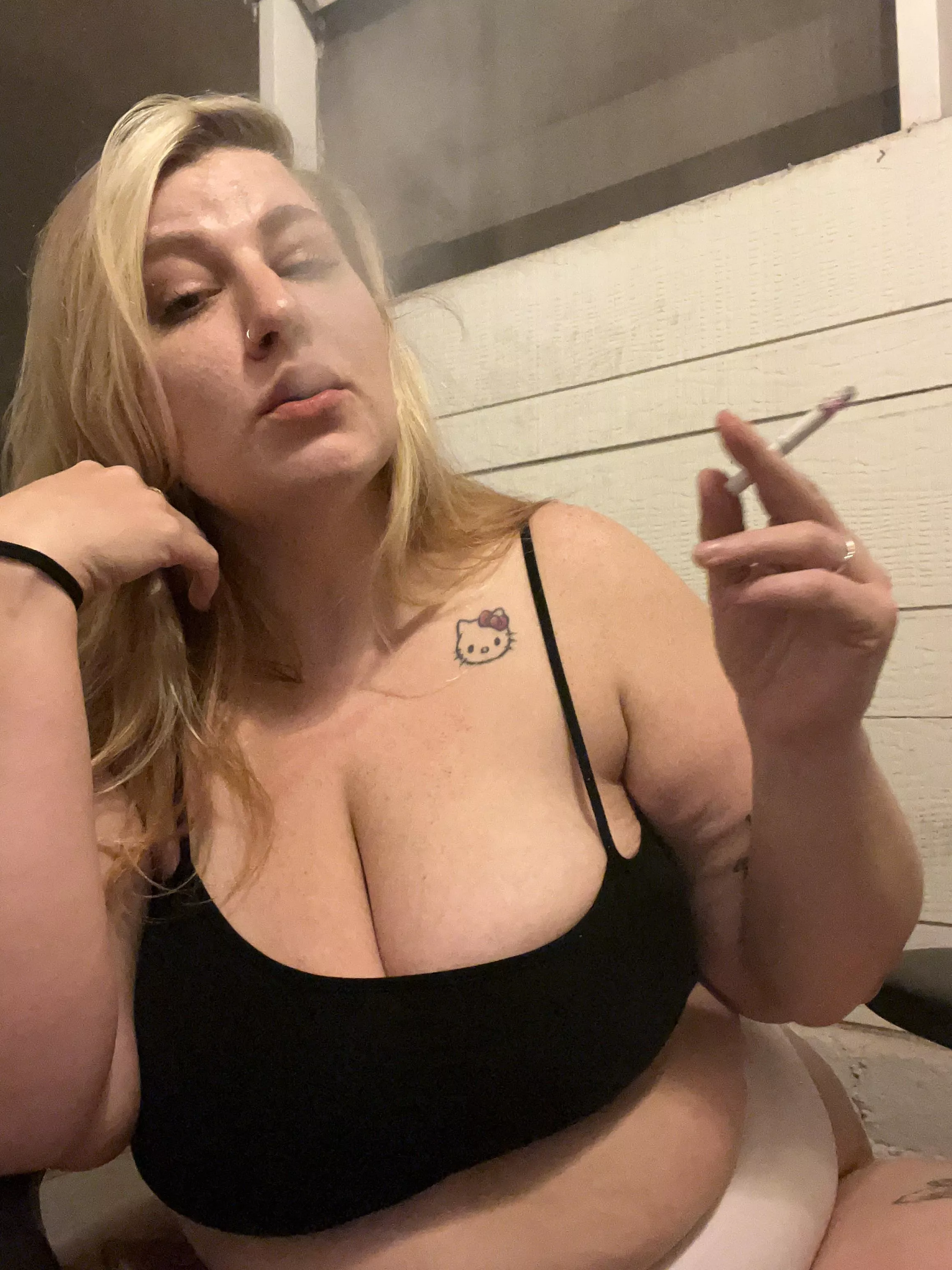 Blowin Smoke Nudes Smokingfetish NUDE PICS ORG