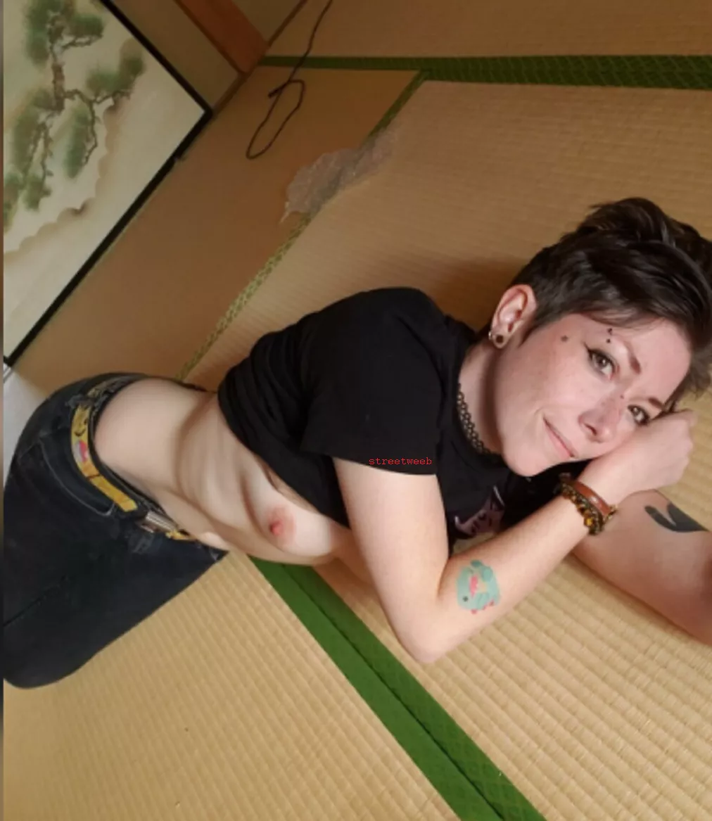 Rolling Around On My Tatami Nudes Bois Nude Pics Org