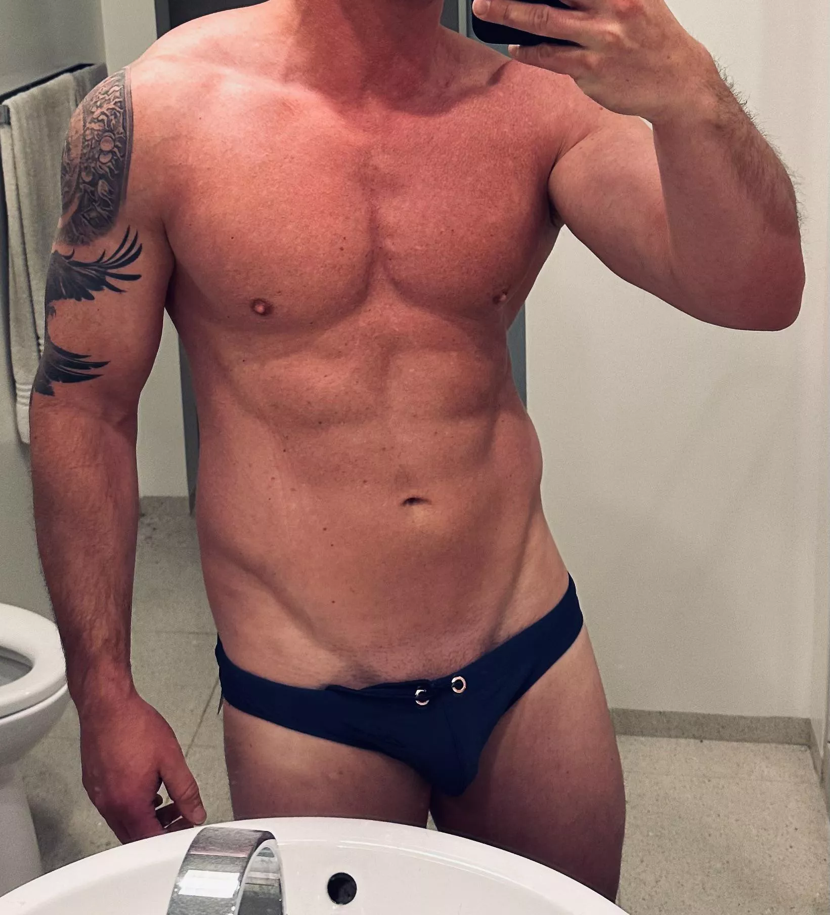 37 M Happy Hump Day Nudes MilitaryMen NUDE PICS ORG