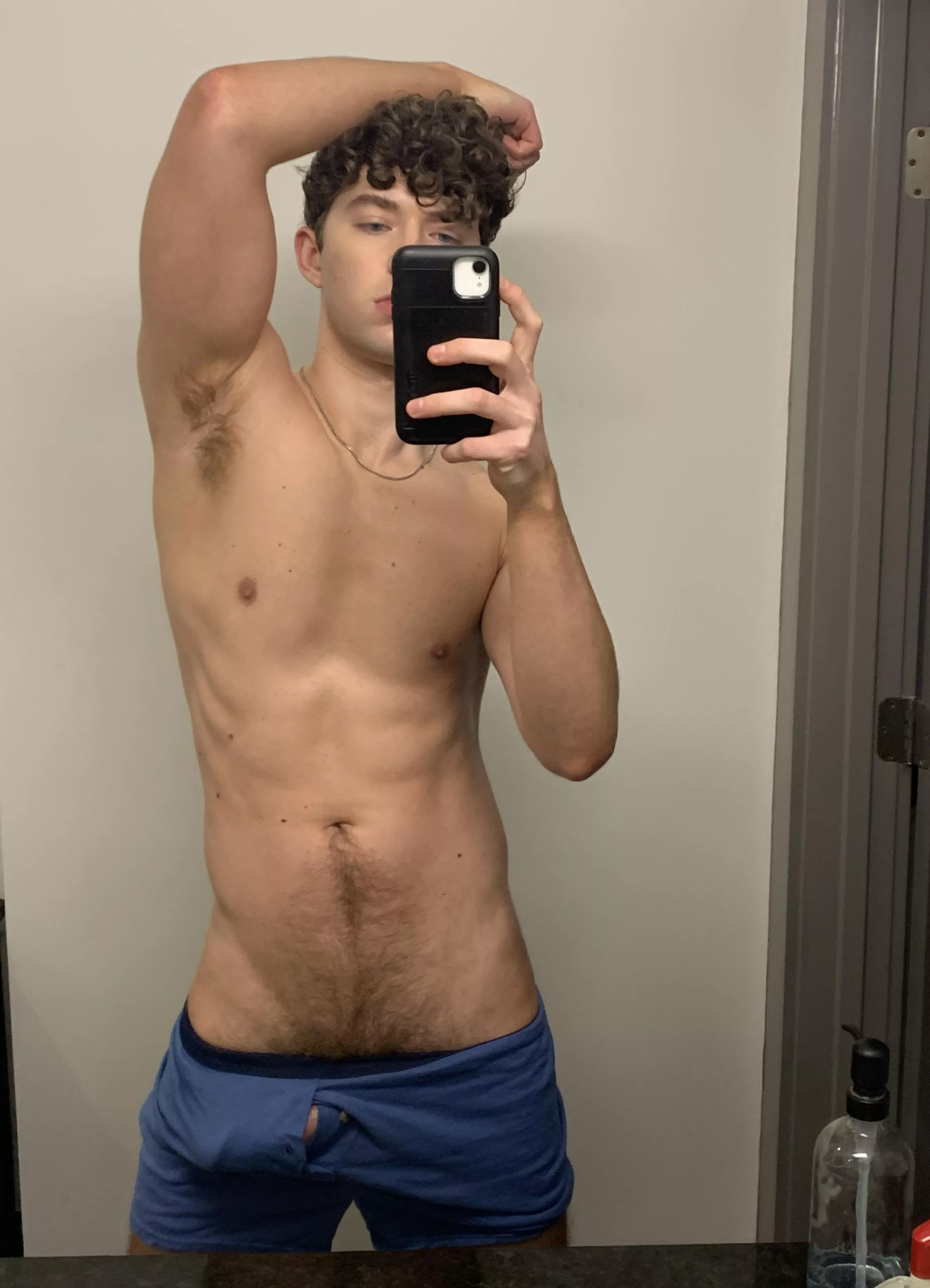 Need Someone In These Sweaty Gym Pits Nudes Malearmpits Nude Pics Org