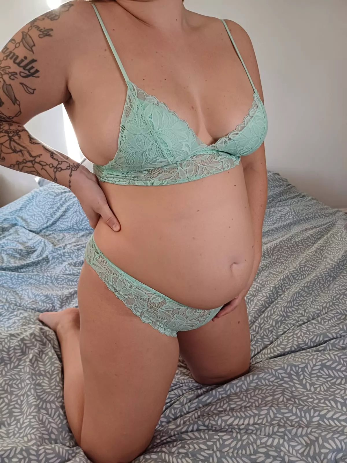 Weeks Into Pregnancy And My Bump Is Showing And I M Getting So Horny