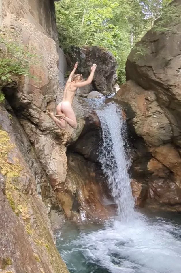 Skinny Dipping In The Waterfall Nudes Girlsdoingstuffnaked NUDE
