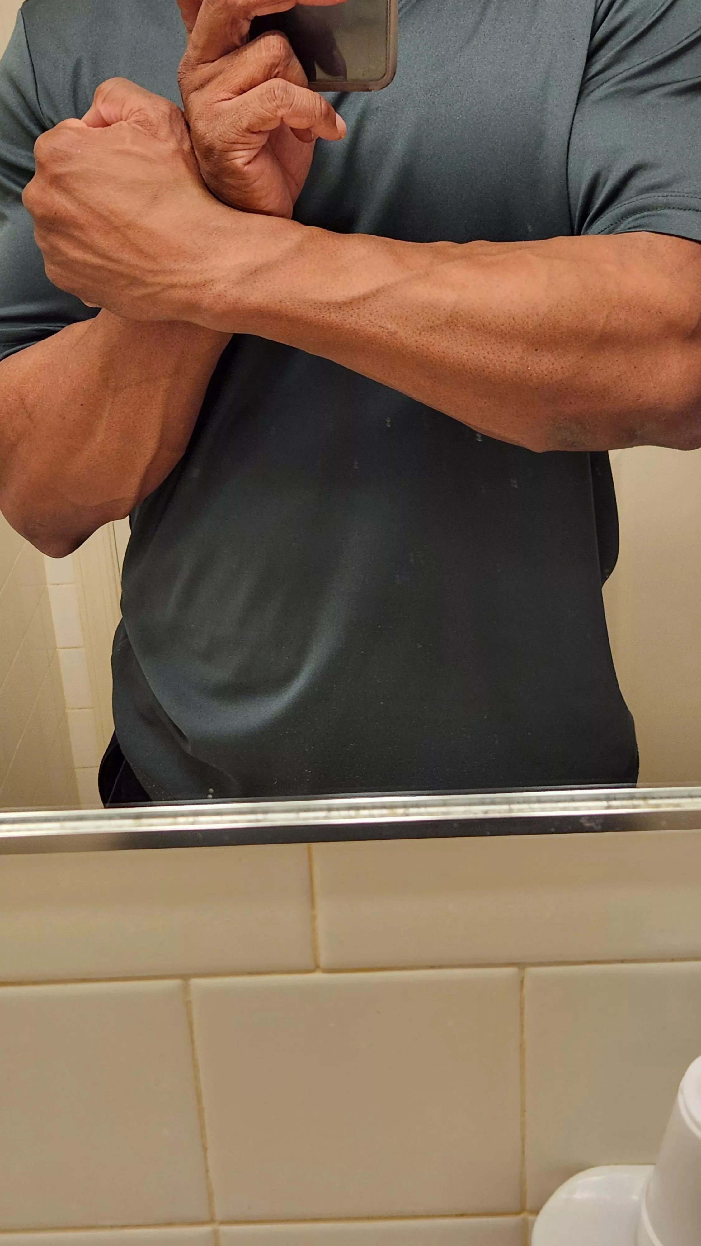 Is Two Forearms Better Than One Nudes Forearmporn Nude Pics Org