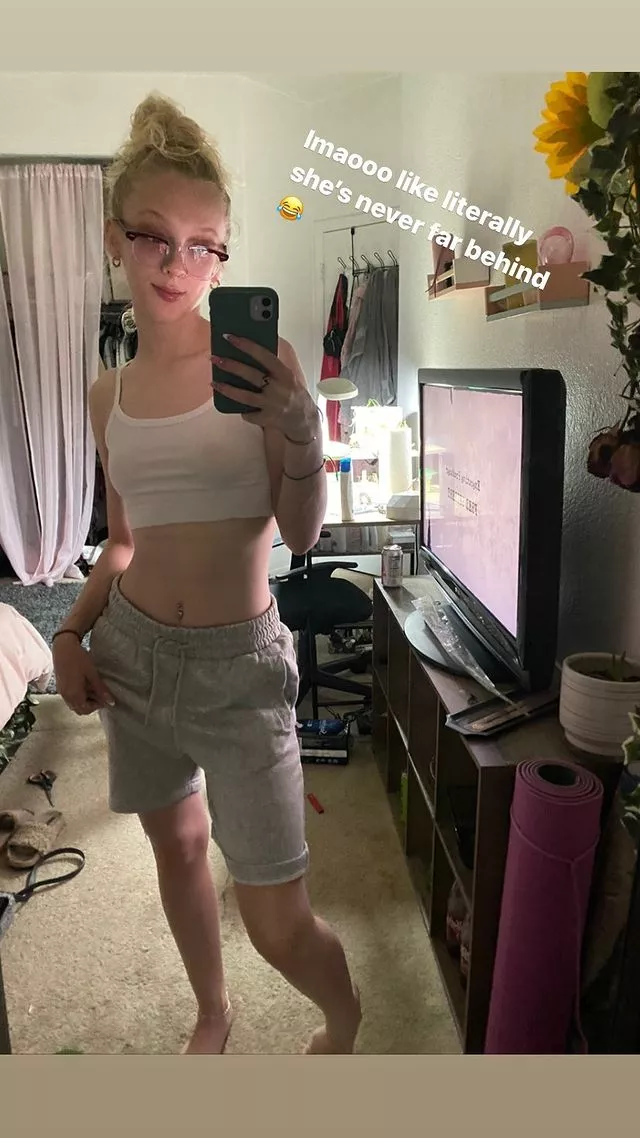 😈