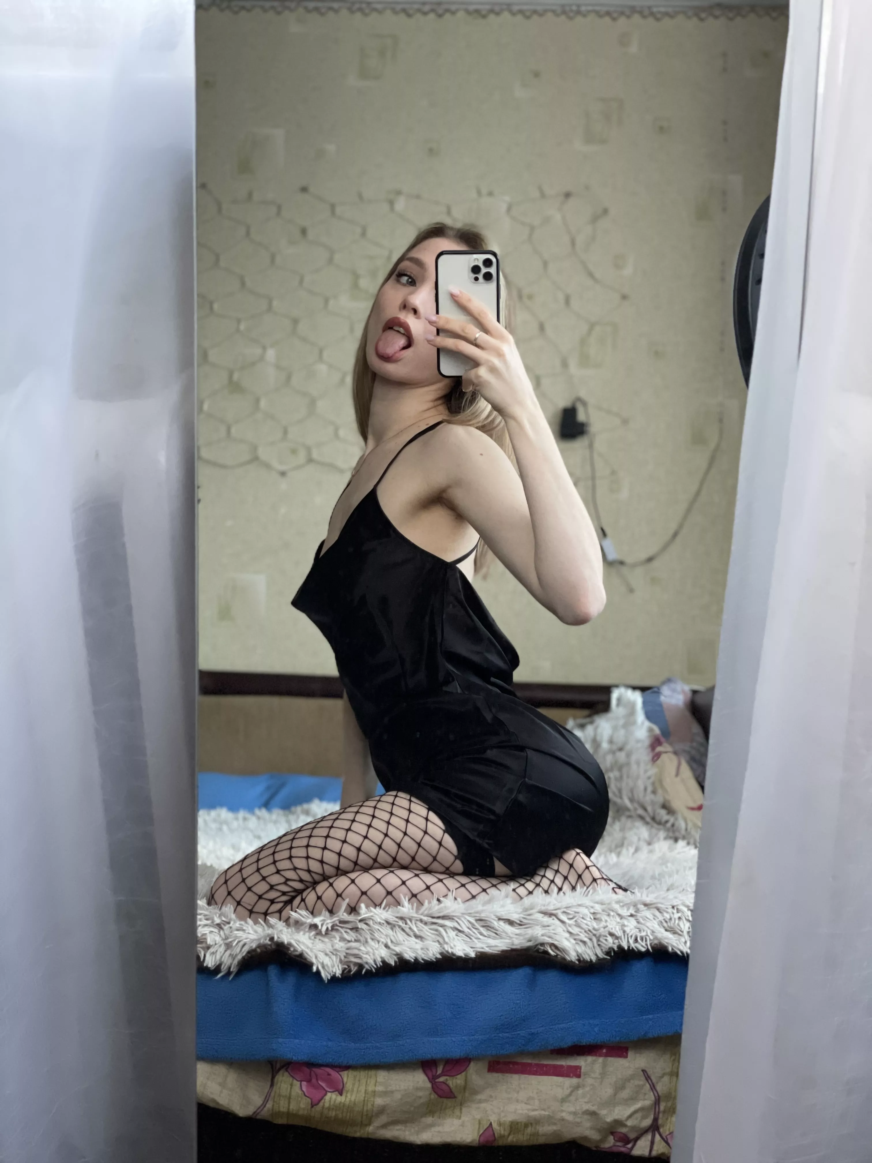 Bambi legs[F]