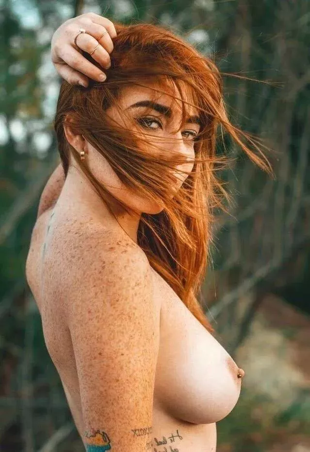Smoking 🔥 babe