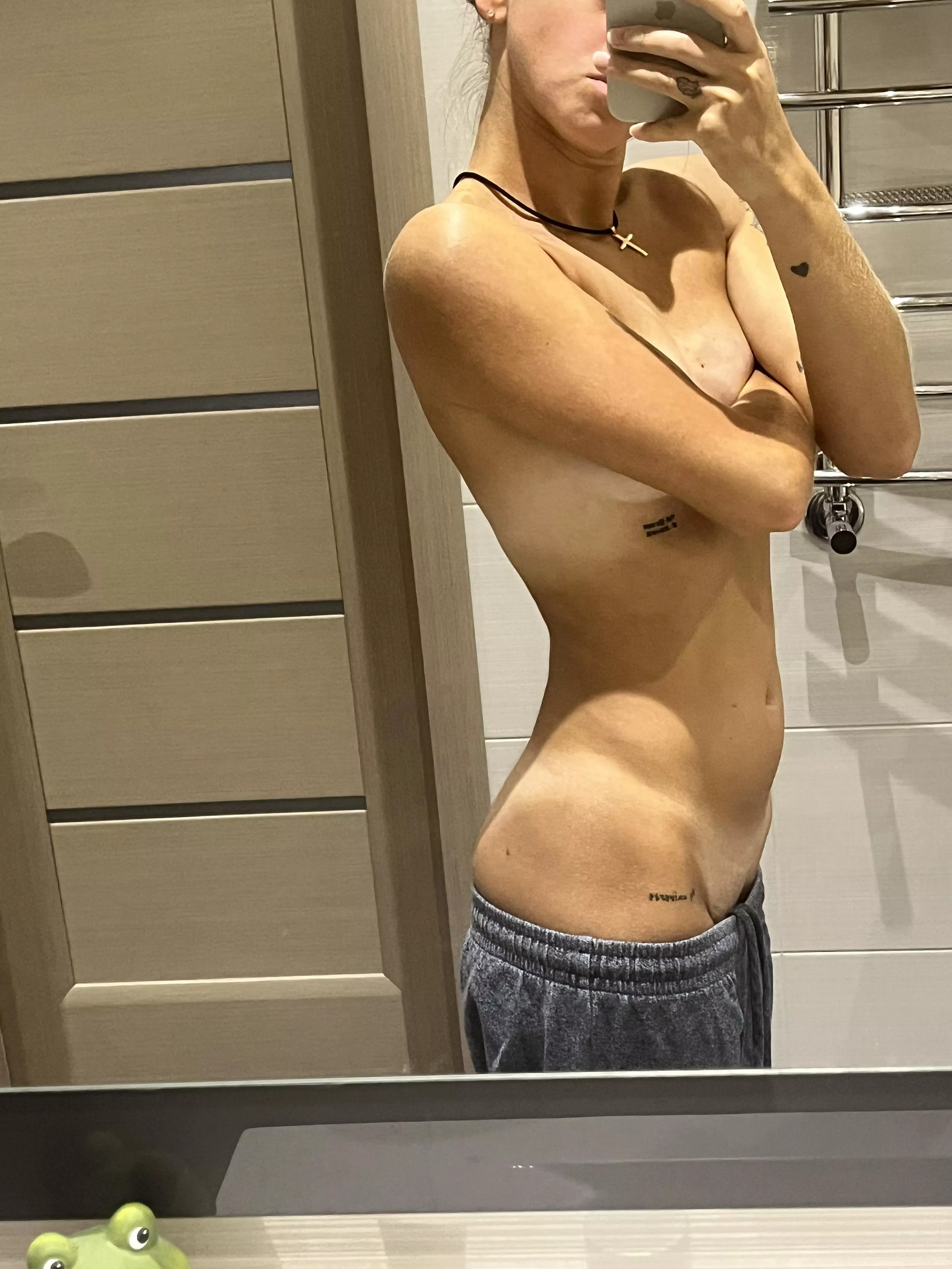 Skinny girl 😏