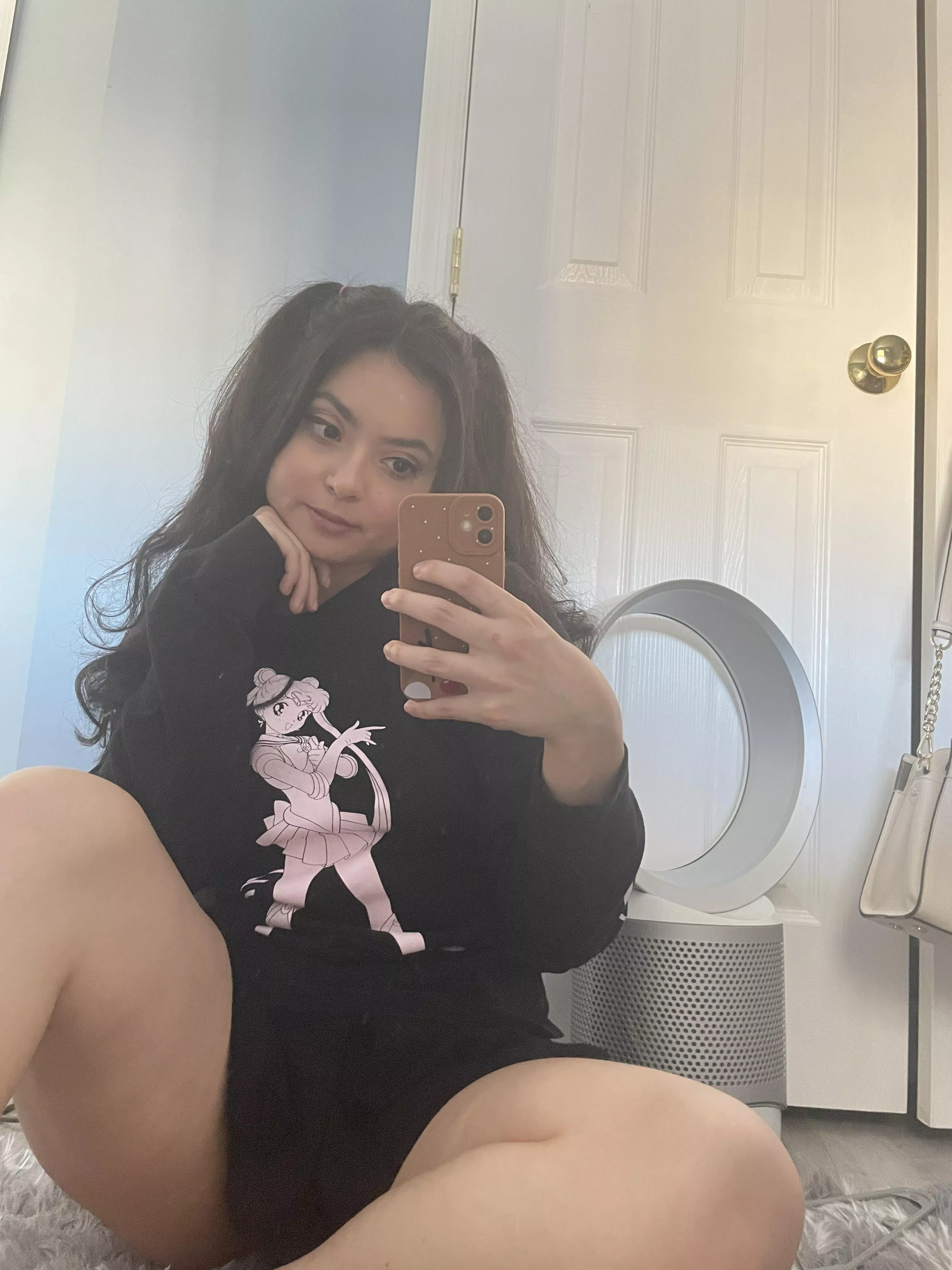Cute sailor moon ft thick thighs [F]