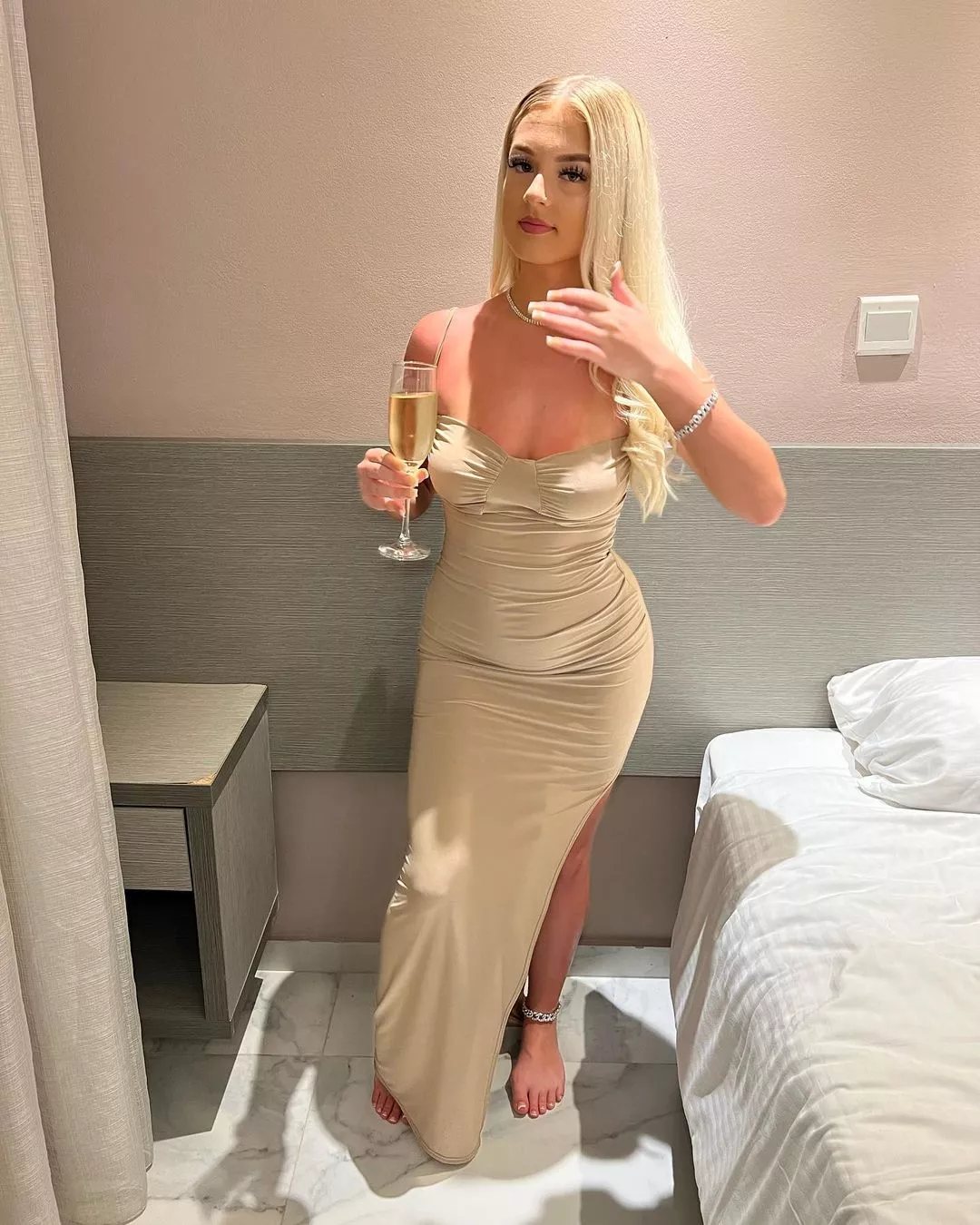 🍾