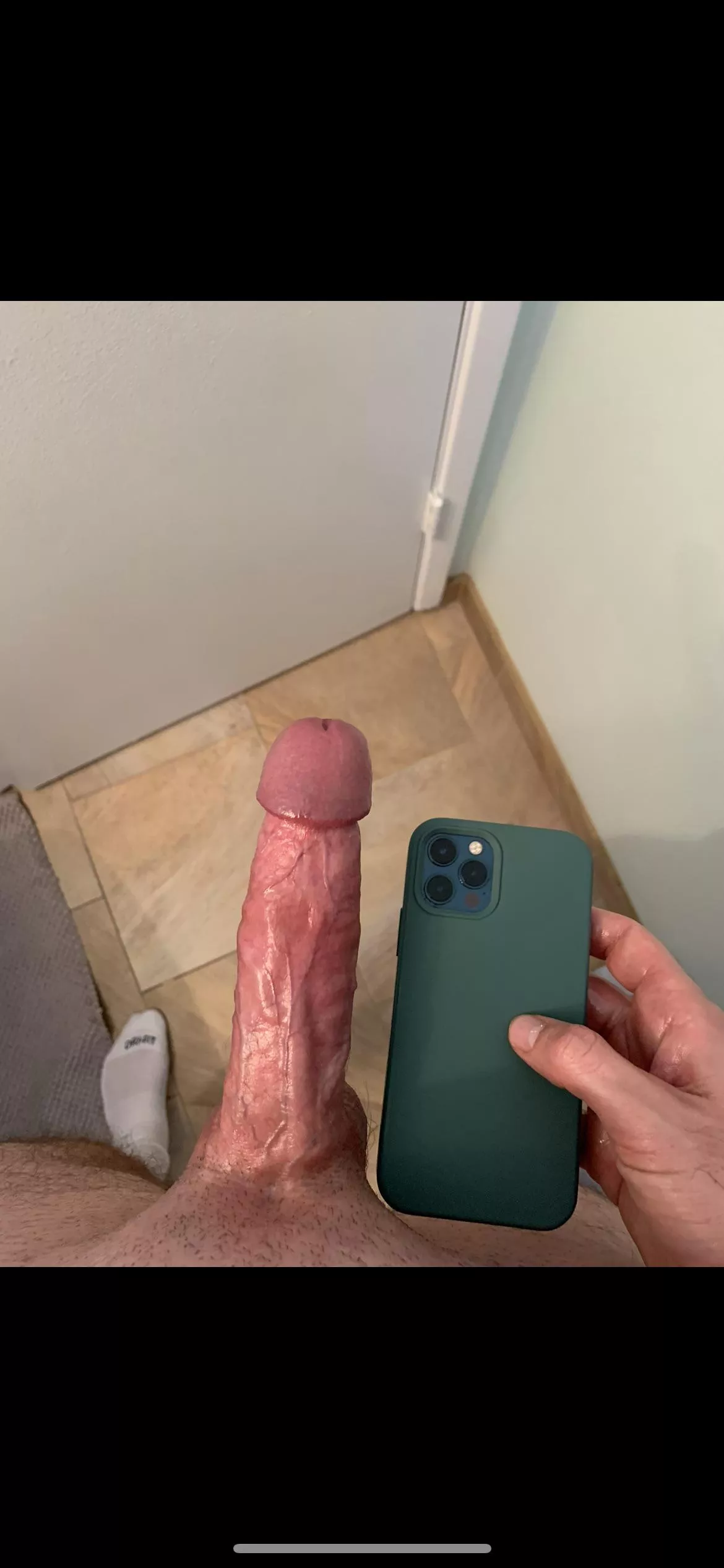 Iphones Are Average If Im Not Mistaken Nudes Cockcompare Nude