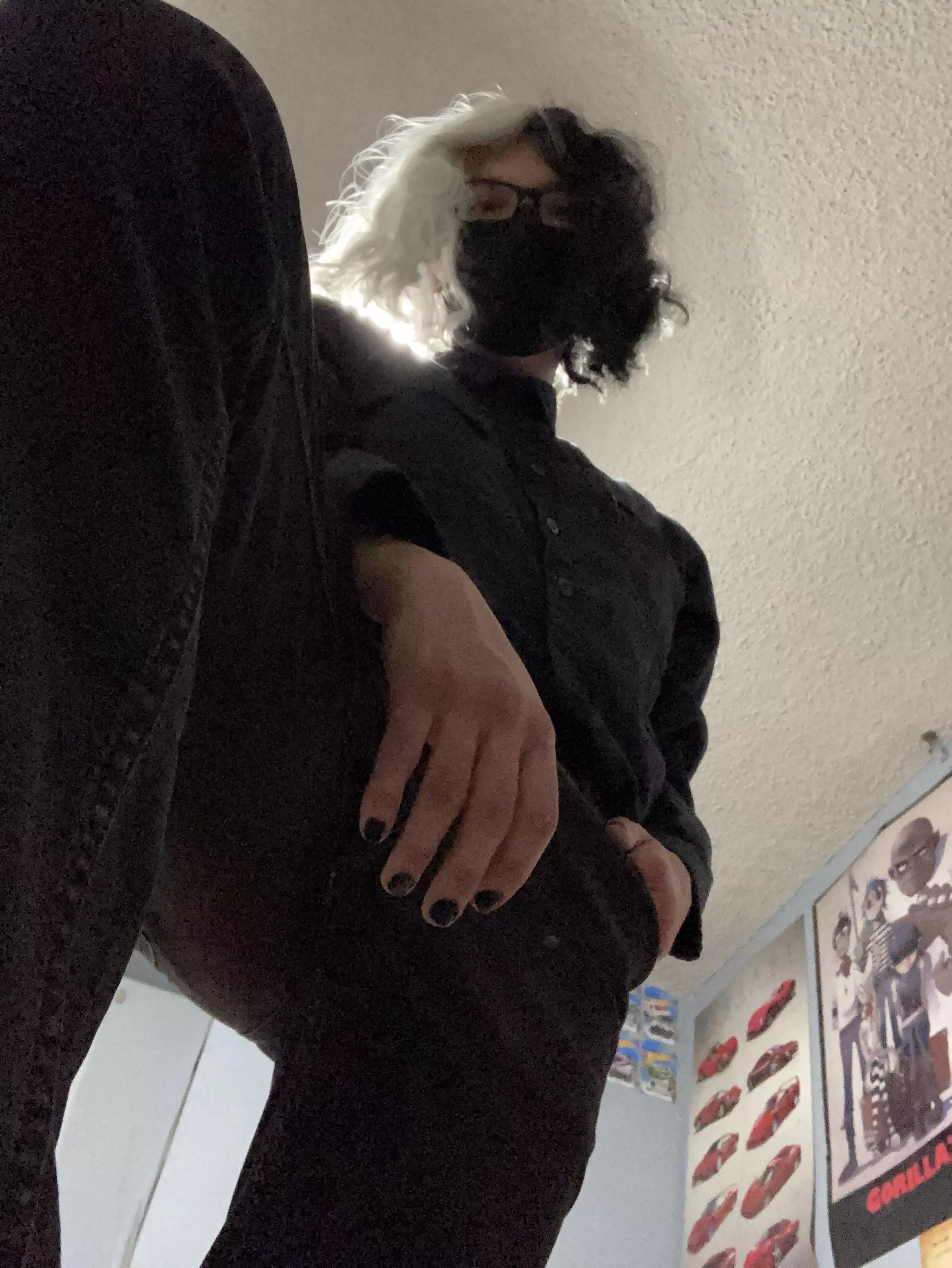 Femboy in pants???