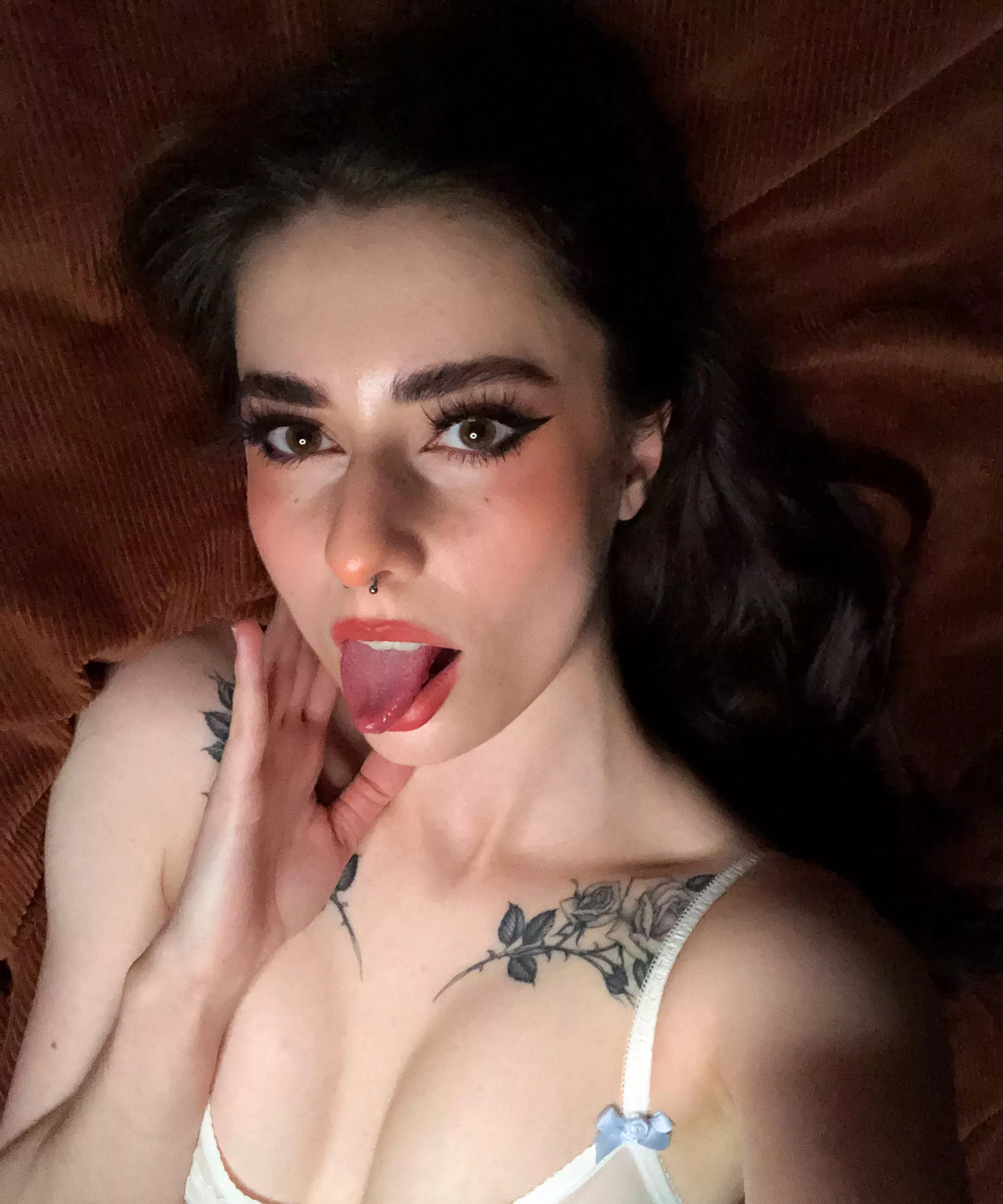 Hope you like goofy alt girls ☺️