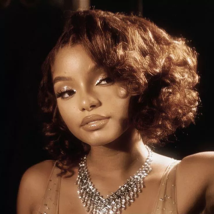 Halle Bailey 