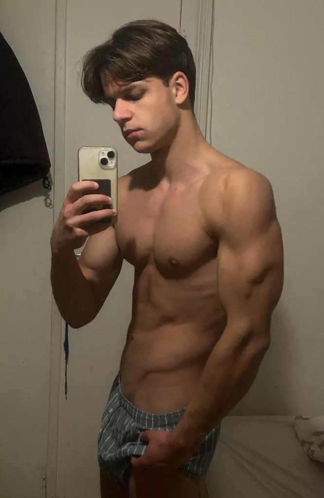 (20)Post workout selfie 